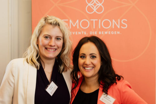 Teilnehmerin gemeinsam mit Klara Meusburger bei EMOTIONS