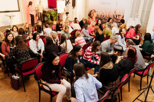 Großes Publikum bei einem gut besuchten EMOTIONS Event im Vortragsraum