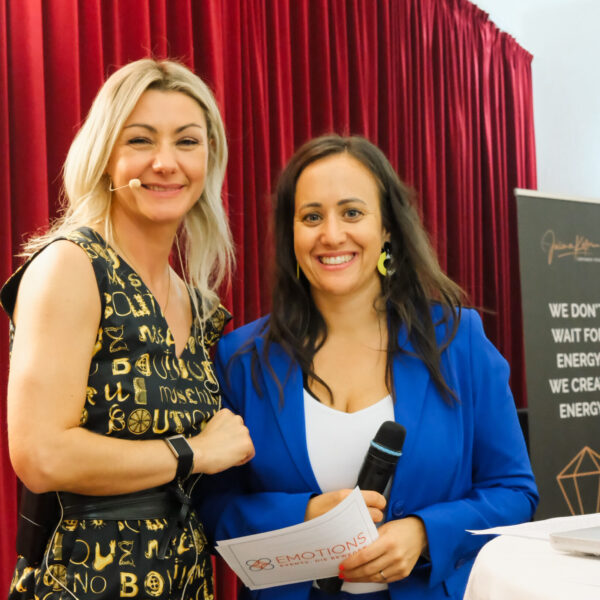 Juliana Käfer und Klara Meusburger